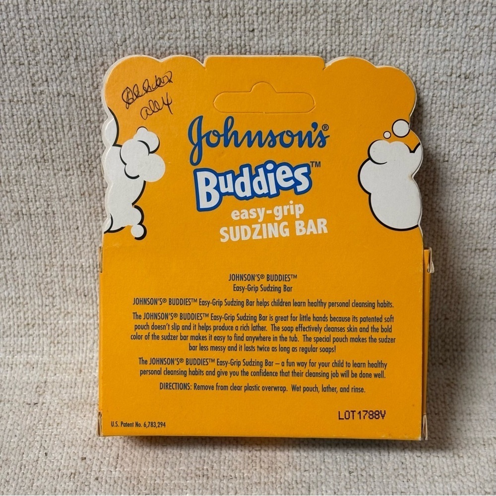 NEW Johnson's Buddies Easy-Grip Sudzing Bar Kids Soap 2.45 oz. Rare Hard to Find - Picture 3 of 3